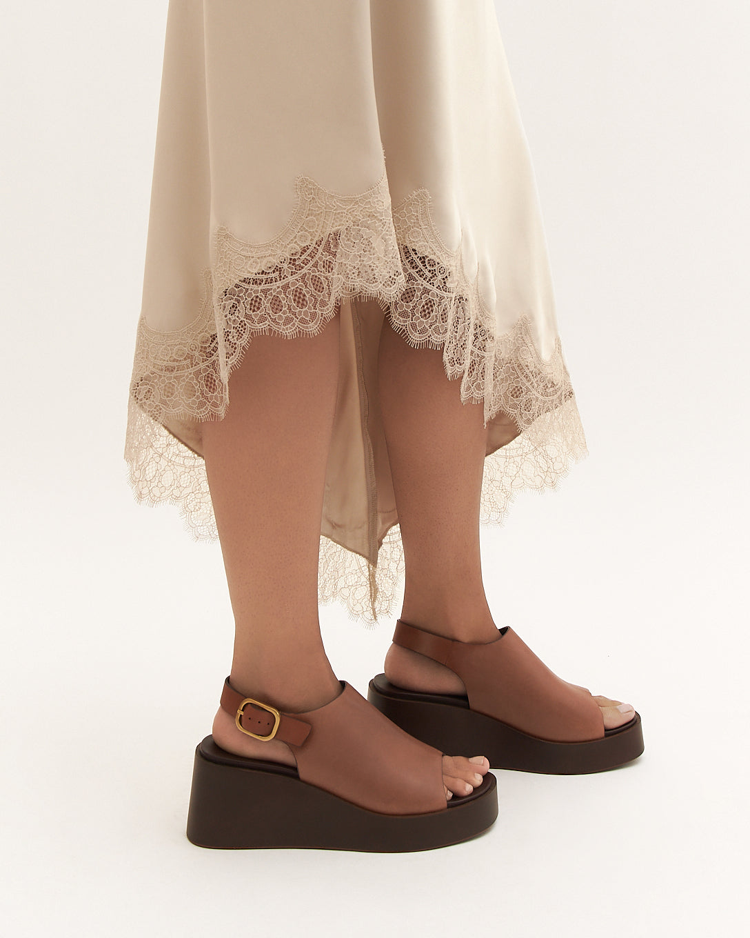 CHERRY MID WEDGE SANDALS BRANDY LEATHER