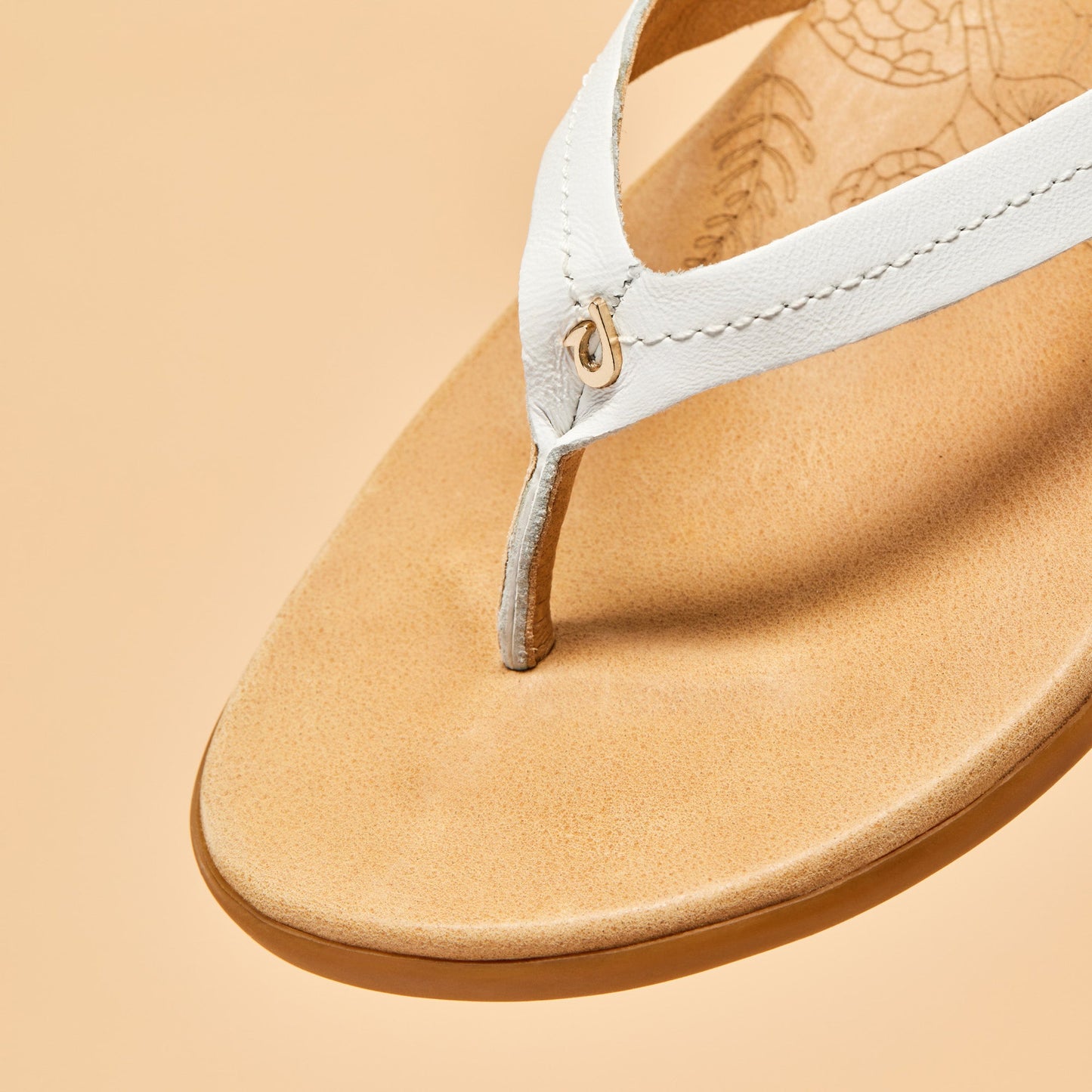 Honu - Bright White / Golden Sand