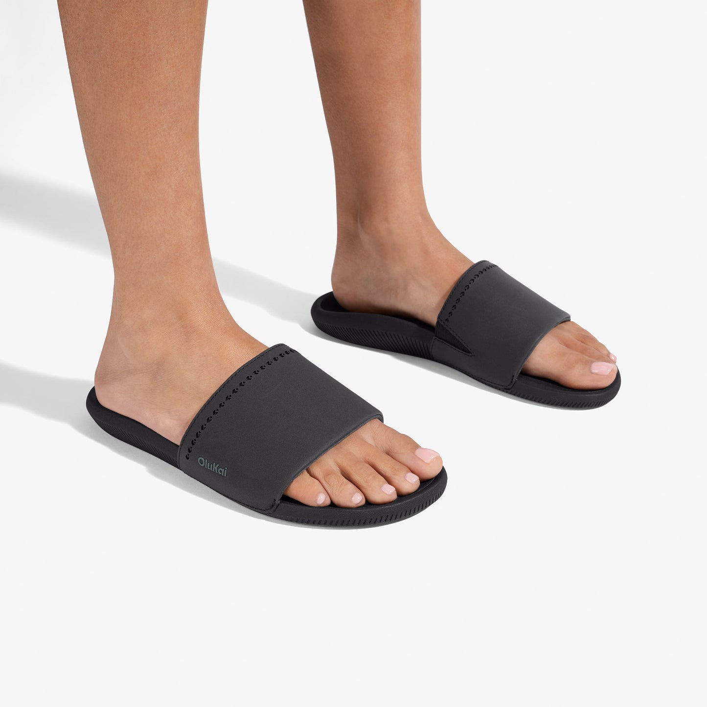 Ulele Slide  -  Black / Black