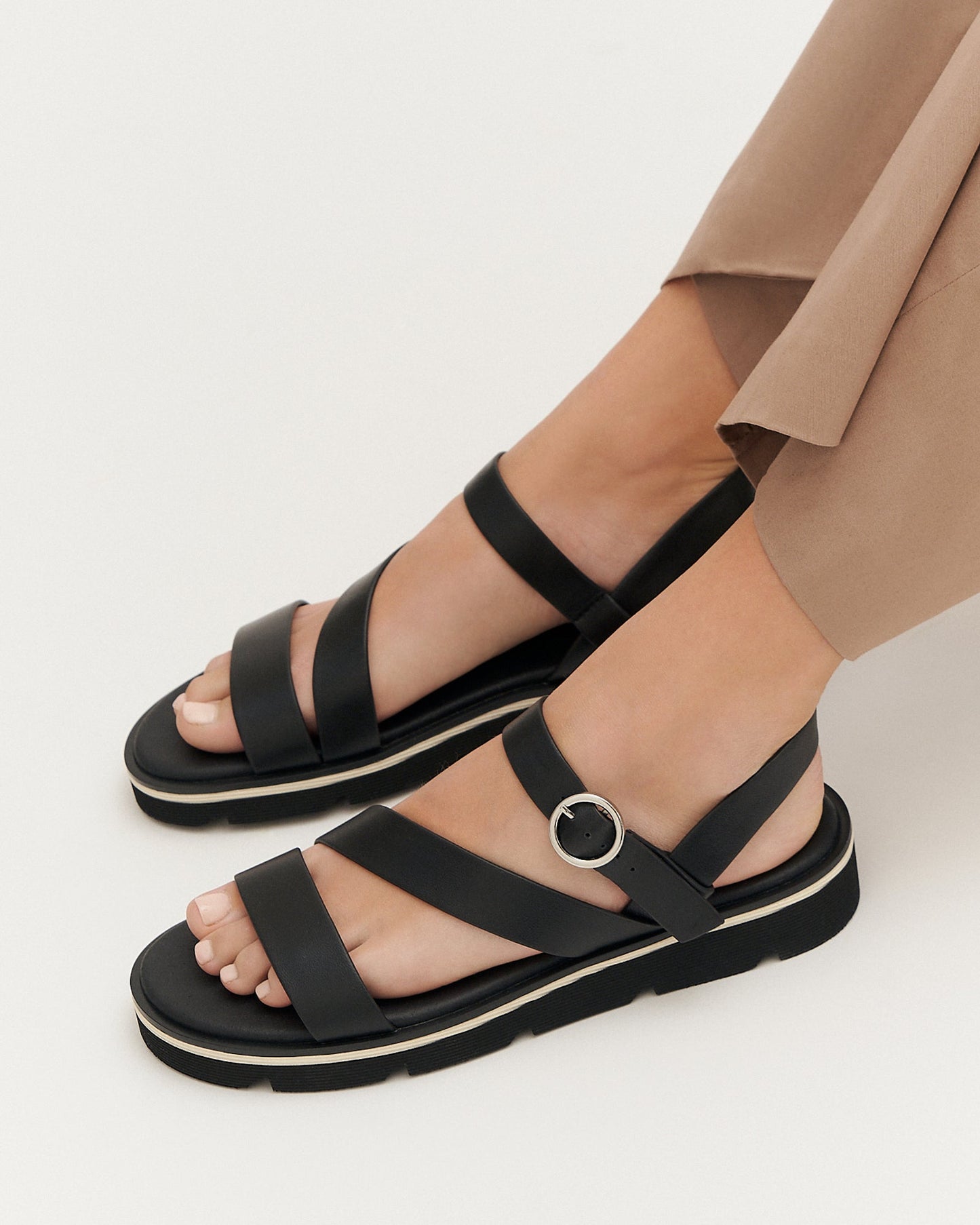 IONA FLAT SANDALS BLACK LEATHER