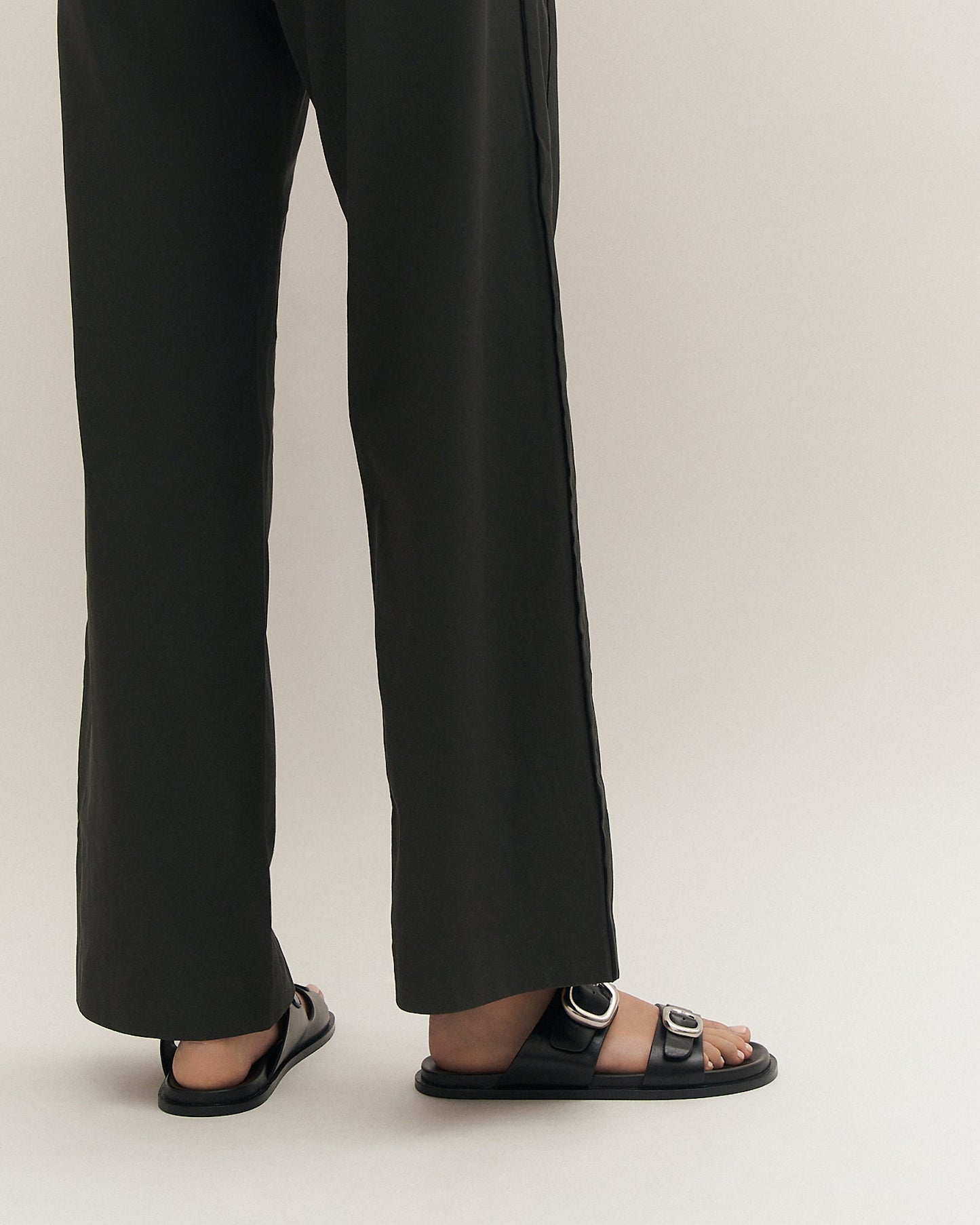 SOL FLAT SANDALS BLACK LEATHER