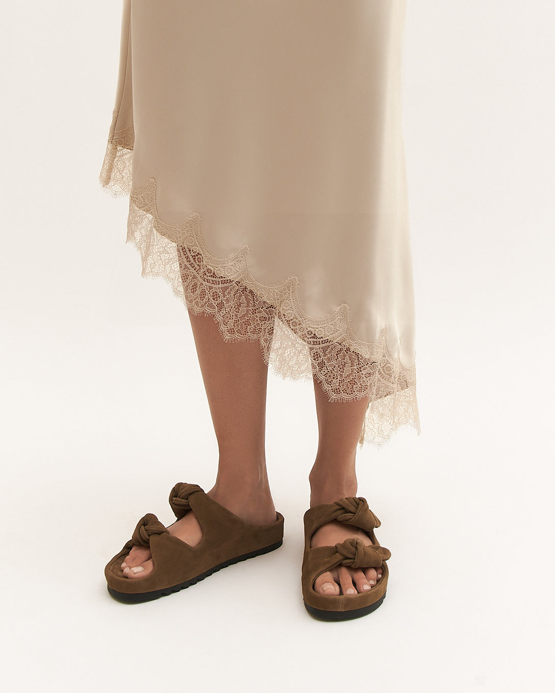 BLOSSOM FLAT SANDALS OLIVE SUEDE