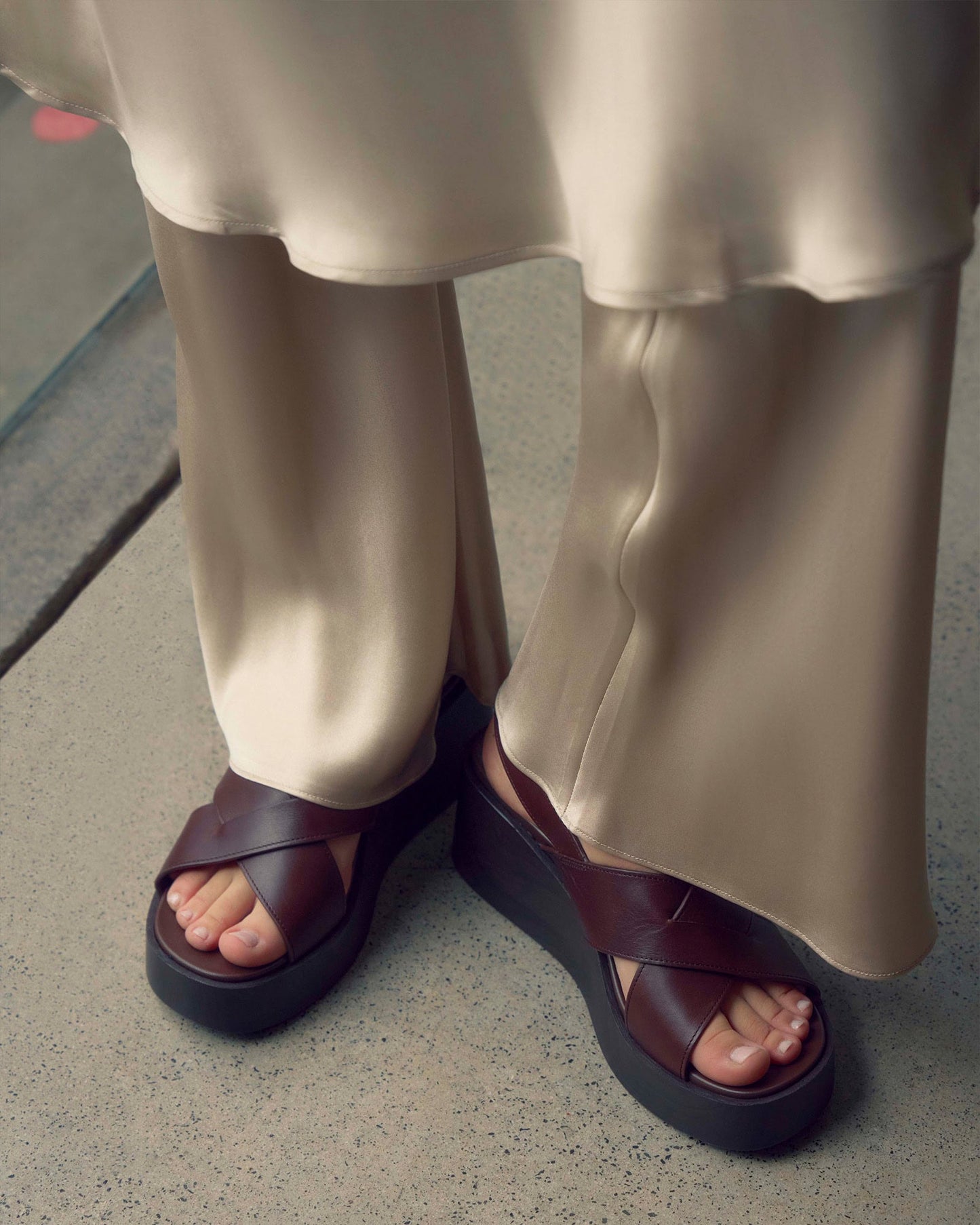 CADEY MID WEDGE SANDALS CHESTNUT LEATHER