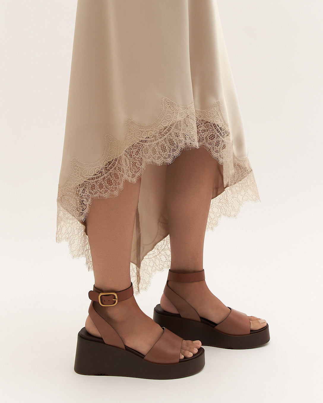 CASSIE MID WEDGE SANDALS BRANDY LEATHER