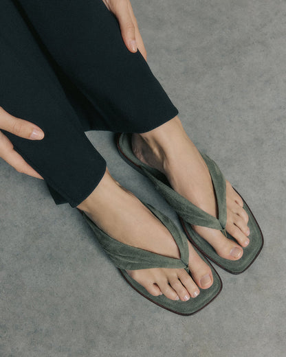 REGGIE FLAT SANDALS SAGE SUEDE